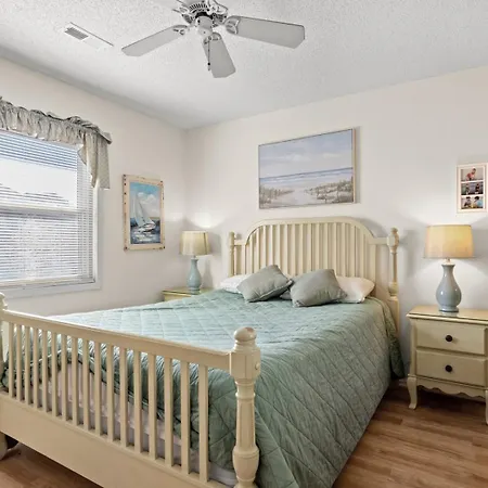 Guest Cottage 30G